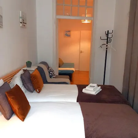 Charm Discovery Braul * Lisbona